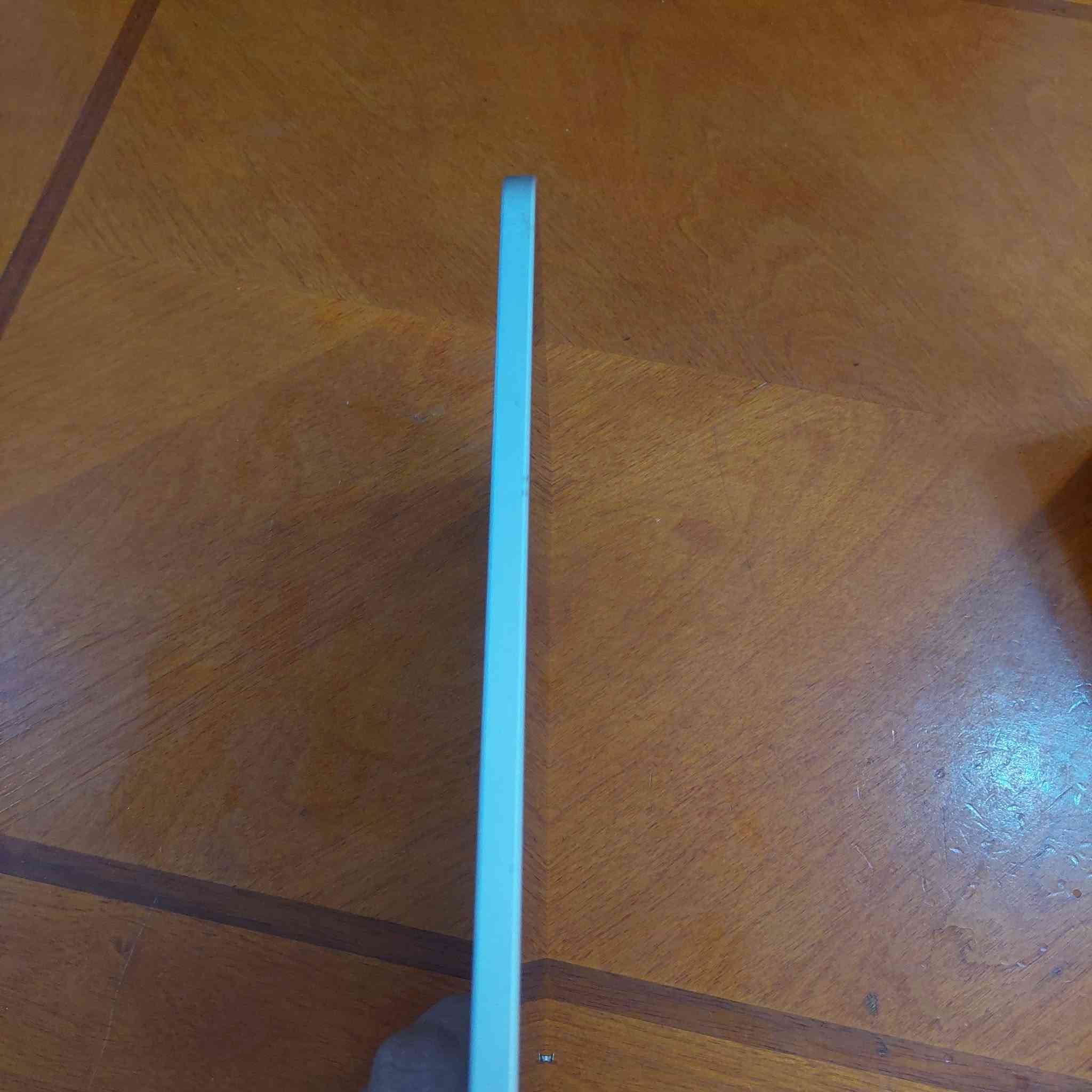 للبيع جهاز iPad mini (الجيل السادس) امن 
اللون: فضي أنيق (Silver).
المواصفات: ( 64 جيجاا). يتميز بمعالج A15 Bionic القوي، مما يجعله مثالياً للألعاب، الدراسة، والتنقل.
الجهاز مقفول فقط ناسين الرمز
البطارية : 100 مشحون 57 مرة فقط
وكلشي بالايباد بلادي 
السعر : 160 الف
للتواصل :***********
