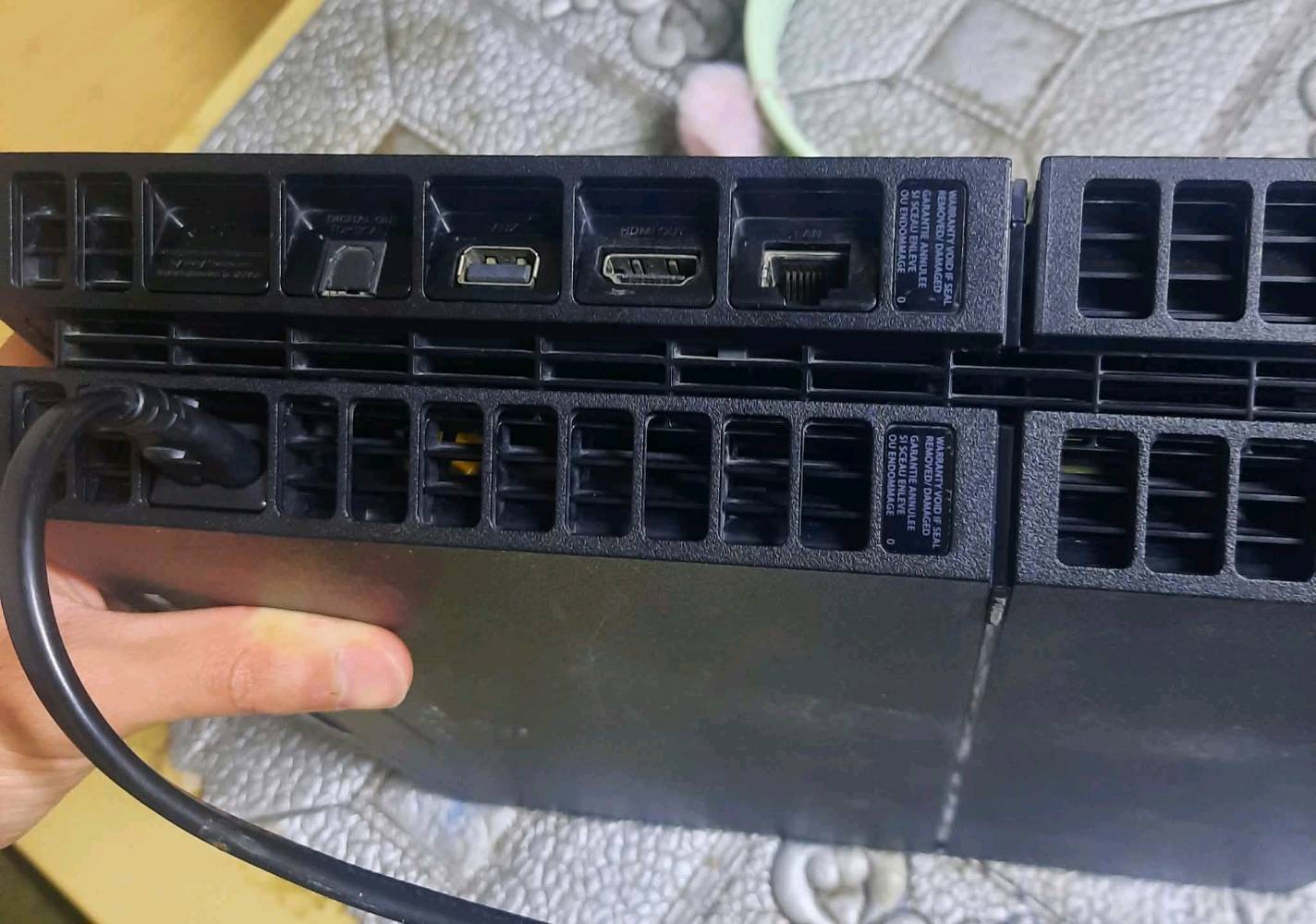 جهاز ps4 للبيع الجهاز نظيف جدا وممفتوح ومابي اي عطل  ( ممهكر ) السعر 200 الف🔒 للإستفسار خاص
***********