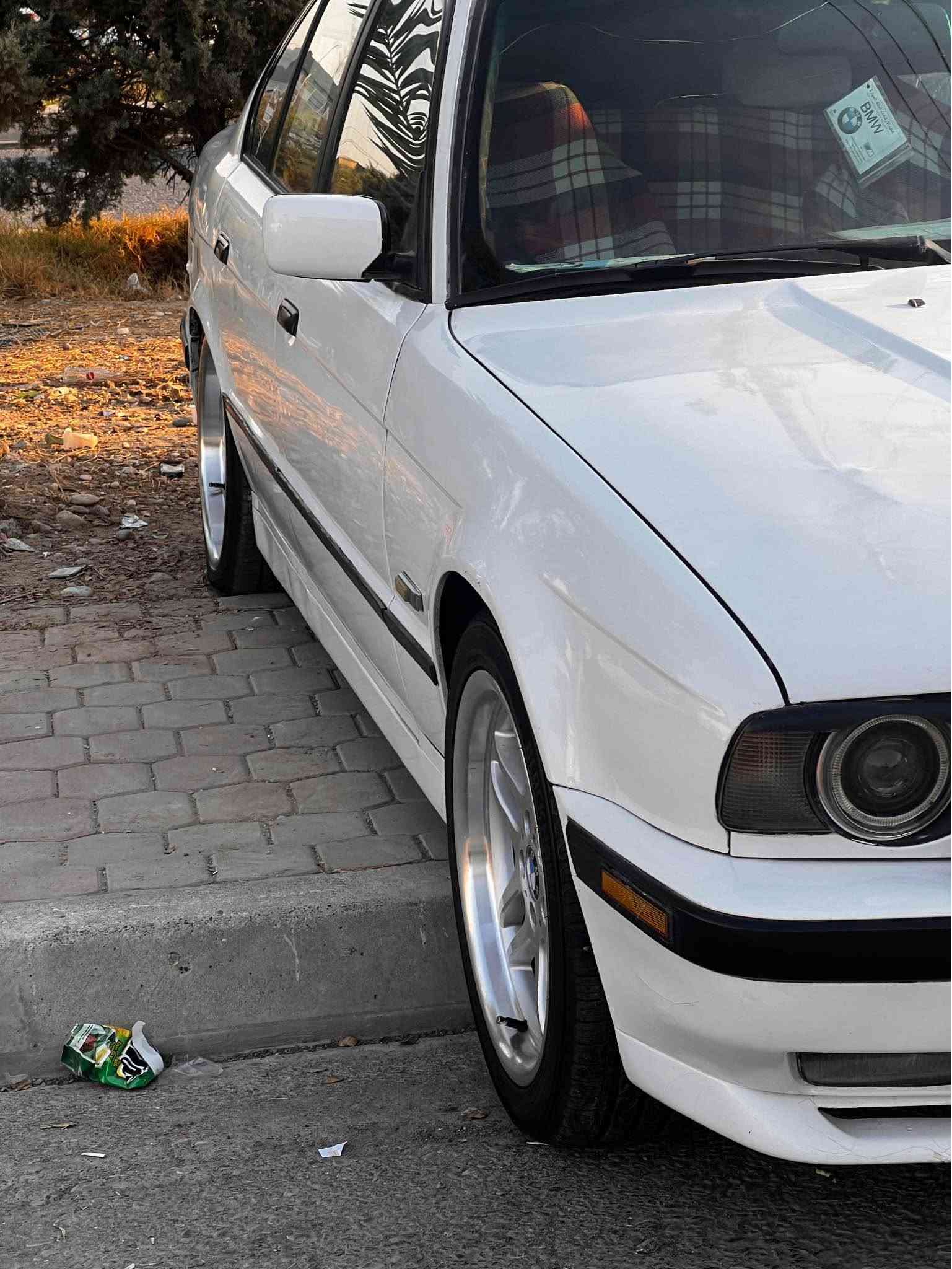 Bmw 1990
525
٣-٤ پارچە سبوغ عام نیە هیجام نیە
٥وەرەقە خرامە
گێر مەکینە بەشەرت
سعر ٥٥ وەرەقە و مەجال أربيل, العراق
