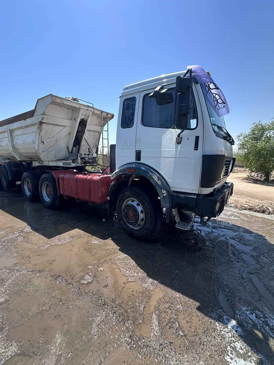 سلام عليكم البي البيع موديل 81 جياف مكينه 30  رقم بابل  شاصي مكفول مكان كربلاء*********** سعر خاص بدون عربانه
