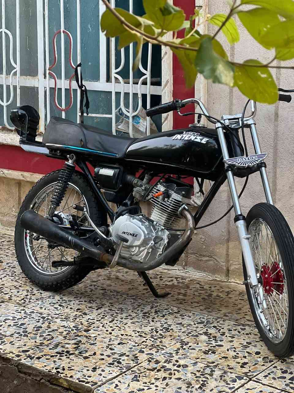 سلام عليكم دراجه للبيع انتنس من لطول لطول سكنر ماناقصه برغي ب 600 وبيهه مجال قليل  ‭***********‬
