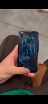 ايفون 11 عادي نظيف لون اسود مامبدل بي شي فقط الضهر مفطور  ذاكره 128  ب...