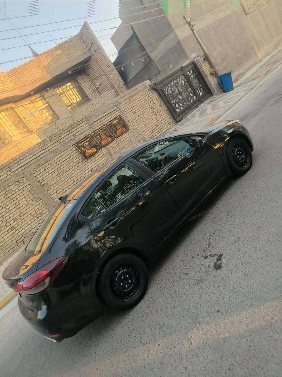 سلام عليكم كيا فورتي امريكي موديل 2017 كامره دوار حساسات جاهزه من كلشي بيهه جاملغ امامي بدون دواخل  
محرك2000دوش مرغوب مكفول سياره جديده متعوب عليهه صدر امامي و الخلفي جديد 
تبريد شغال ثلج + تخم تاير جديد 
نص فول العنوان بغداد السعر,98مجال 
رقم هاتف‏‪‏‪‏‪***********‬‏
