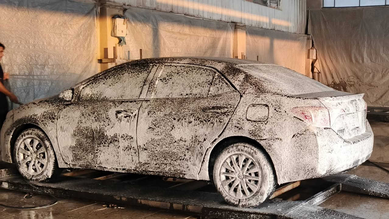 السلام عليكم 
ـ للبيع: تويوتا كورولا LE موديل 2019 وراد أمريكي
ـ الرقم: بغداد ماشية 100 ألف
ـ الضرر: بسيط جداً حوض السبير وأسفل قبق الجنطة كما موضح بالصور وبارد بسيط في الجاملغ الأيمن رجع عليها ابو كيا وهي واقفة في العراق
ـ الإيرباكات: سليمة 100% على وضع الشركة 
ـ حالة السيارة نظيفة وجاهزة وما تحتاج أي مصاريف
ـ السعر: 132 ورقة (13,200 دولار) وبيها مجال بسيط للجادين
ـ مكان السيارة: ( الفلوجة )
للتواصل ***********
