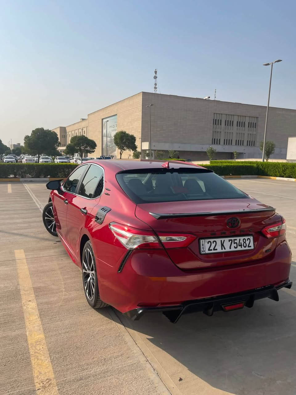 Toyota Camry 2020 se plus
محرك : 4 سلندر حجم 2.5L

مواصفات : se plus
كشن كهرباء مال سايق 
رادار امامي 
تحديد سرعه 
كشن جلد لون رصاصي
تحذير الاصطدام الأمامي
كاميرا خلفيه 
شاشه تدعم apple carplay و android auto
وضعيات قياده: eco / normal / sport 
دفع امامي 
تبريد ثلج 
 
السياره : كير ومحرك وتبريد كله بشرط السياره نظيفه 
وعليها كماليات موضح بالصوره 
  

الضرر : 4T1G11AK5LU303284 
موضح بالرقم شاصي
جاملغ جهة السكن 
وجاملغ خلفي جهة السكن 
بدون ايرباك وسونار موجود 
وتبديل بونيد 

ممشي سياره : 83.000 km 
 
ملاحظه : السياره بيها حالوب خفيفه 

السعر :173$ وبيها مجال لخاطر طيبين  

الارقام : *********** او *********** 

مكاني : اربيل
