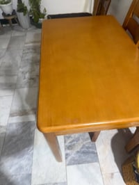 ثلاجه حجم صغير ماركة Hisnse بعده اخت الجديده السعر 100 الف ميز طعام مع...