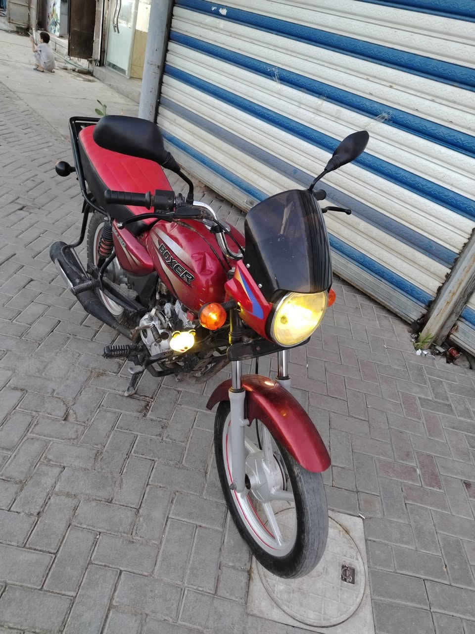 بوكسر موديل 18 اوراق
بغداد الحسينيه ***********
700 بيه مجال
