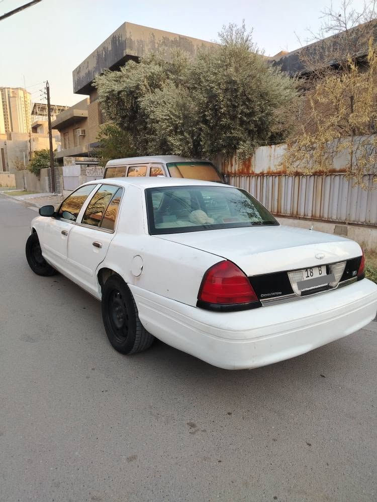 فورد كراون فيكتوريا 2006 وراد امريكي بوليسي مكينه ٤٦٠٠.. ٨سلندرتصرف٩ لتر كل ١٠٠كيلو.. بدون ضربه وصبغ بلاديه 
  ماء زيتي اصلي..غرفه السياره نضيفه.. شاشه ايباد حجم١٠ اصليه تبريد منضومه جديده ثلج.. صدر امامي خلفي جديد باتري جديد.. كشن سايق كهرباء.. سماعات دمام. رقم بابل نكليزي بااسمي سنويه ٢٠٣١ هزه جديده
مكان سياره بغداد علي الصالح مقابيل مرور الطوبجي 
ملاحظه بيها لاستيك ولف بس مماثرابد السعر 57..... *********** بغداد, العراق
