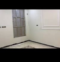 صباغ منازل داخلي وخارجي وجهيات  طلس وسنفره وتصليح  كرسته وعمل وبااسعار...