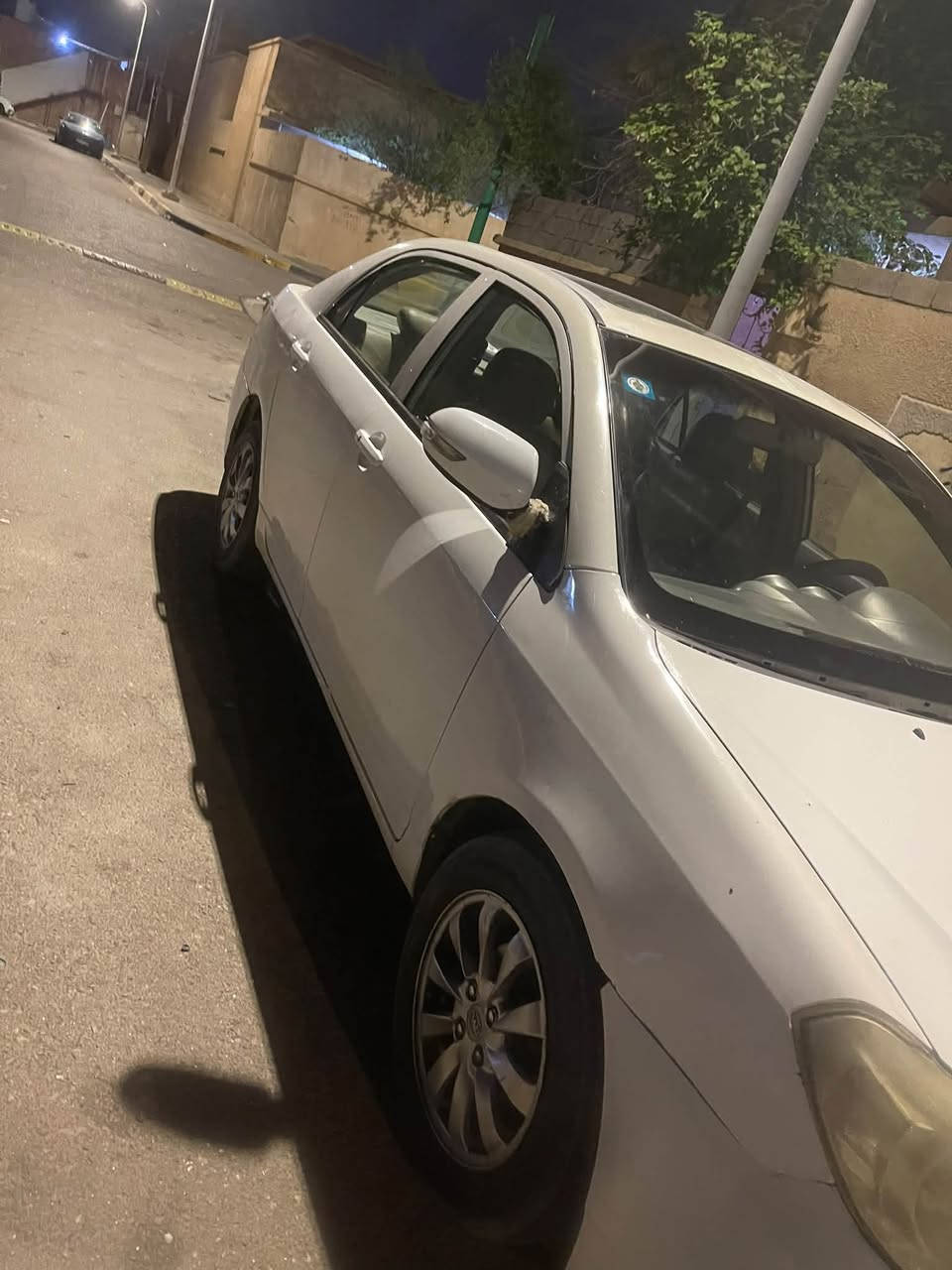 سلام عليكم سياره بي وايدي نضيفه سياره بلاديه مكينه بلاديه مامحوره حداديه بلكارتون ستوه مبدله تبريد ثلج غرفة نضيفه سياره جاهزه موديل 2016 سياره بصمه مكاني بصرة الزبير المربد الجديد للاستفسار *********** سعر 55 بيه او مراوس
