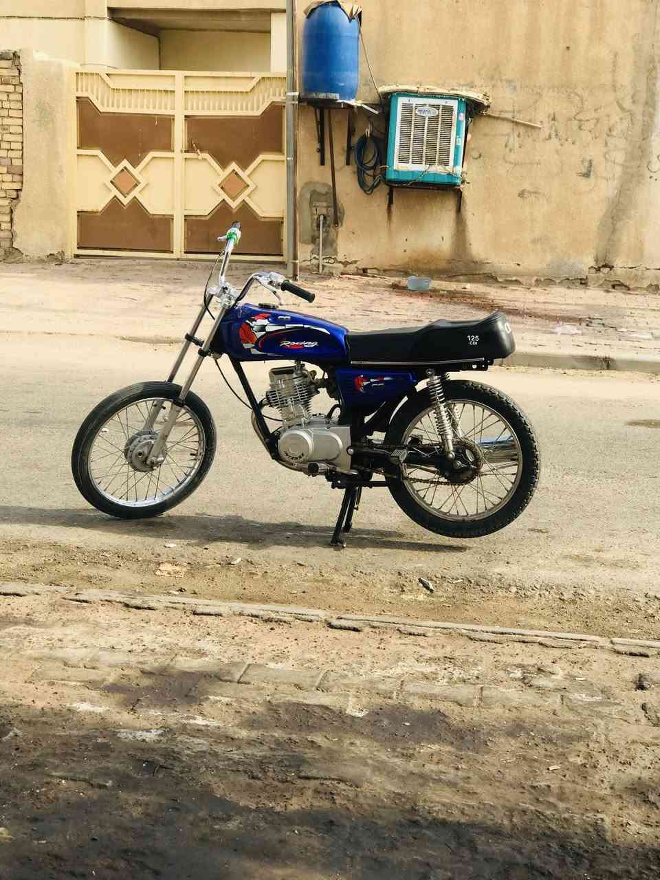 دراجه مكينه انتنس مفتوحه بس بستم
دراجه حلوه شلعه ومعدل دراجه هاون 
سعر 650 وبيها مجال مكان حي العسكري 
متواجد خاص رقم *********** بي واتساب
