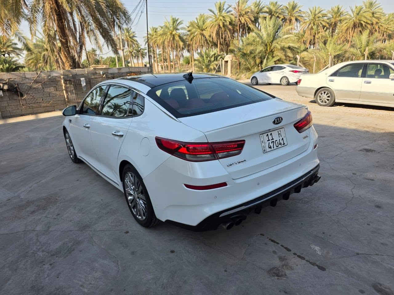 رقم بغداد  نكليزي 
المواصفات ماشي 101 الف مايل
كيا اوبتما موديل2018
محرك 4 سلندر حجم 2000 تيربو مكينه مفتوحه 
بنوراما 3 طكات 
بصمه + بصمه أبواب 
كاميرات عدد 4 تعمل بنظام 360
نظام ترحيب عند الاقتراب 
شاشه نظام ابل كار 
سستم صوت هارمن كأردن سماعات
عدد 10 مع دمام خلفي 

داخل احمر   مري شفط
تبريد شاشة بيانو منفصل 
مري قلاب مع البك نظام الاوتو
كشنات كهرباء الاماميات مع خزن مموري 3 وضعيات 
تدفئه ستيرن 
يدان الباب اضائة 
حساس ضغط الاطارات 
مانع انزلاق Abs
صندوق ذكي يفتح عند الاقتراب 
اربع وضعيات قياده (اقتصادي _عادي _رياضي _سبورت ) + دبل كزوز فول تحكم ستيرن جهتين للايعازات مع تصفح بالشاشة 
مثبت سرعة cruise control
تدفئة تبريد الكشنات الاماميه 
كشنات خلفي هيتر 
رادار جانبي +خلفي +امامي لد ليلي +نهاري 
شاشة اظهار وتنبيه الاعطال 
مخارج UPS عدد 5
تبريد قطعتين ثلج 
حساس اطارات 
بردات بلادية بالبواب 
ستيرن رياضي حرف D مع شفتات 
ستيرن للكير 
السبورت 
ويل حجم 18 بلادي  Sxl 
لايتات زنون بلادي عالي ناصي 
سايد بريك بصمه 
اوتو هولد 
وباقي المواصفات الغنيه عن التعريف 
في الفئة SXL سعر165
رقم موبايل ***********

