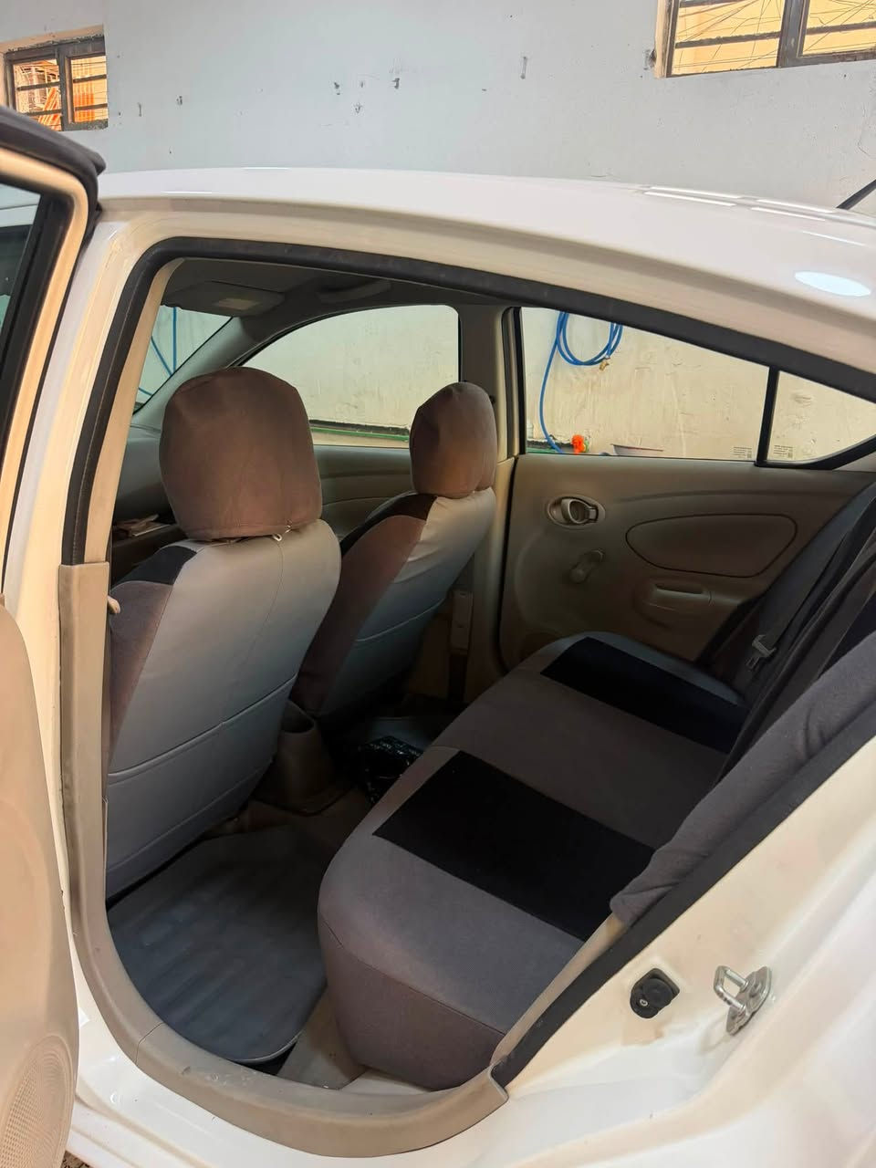 السلام عليكم 
نيسان سني ٢٠٢٢
سياره بيهه بارد جاملغ امامي وشبر بنيد بارد لا ضربه ولا شي مجرد بلوكه وكعت عليهه الصور موجوده 
وشخوط اثر خباثه مكحلات باقي السياره مكفول 
بغداد حي القاهره 
***********
