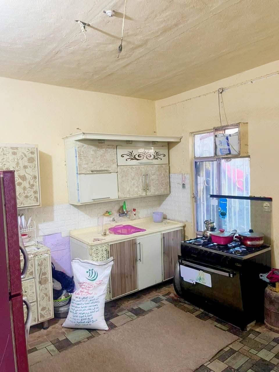 سارع بالشراء. بيع مستعجل 

250متر.   38مليون.     دار سكني 

دار للبيع. 250متر.  تجعيب بناء بطابوك  السقف عكاده تشاريف طامل جاهز. شارع 12متر.   عنوان الدار النجف الاشرف كوفه براكيه شارع سيد حبيب قرب حسينيه ابا الفضل الله. خلف مدرسه الشهيد علي الرماحي      للاستفسار الاتصال او مراجعه مكتب القمه للعقار البراكيه شارع المعمل قرب شارع المطار القديم مجاور صيدليه بلال مقابل صيدليه زحل قرب سوك 
***********
***********
