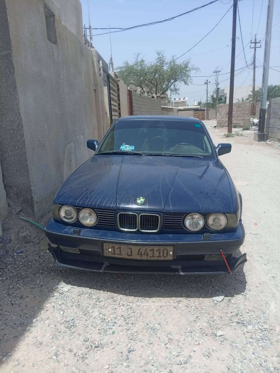 BMW
السعر 58 بيها مجال 
مصبوغه عام جماليه 
مكينه وكير كفاله 
تبريد وتدفئه شغاله
زوج تايرات جدد
سنويه لل2030
رقمها بغداد جوكر 
 مكاني. بصره ابو الخصيب 
***********
