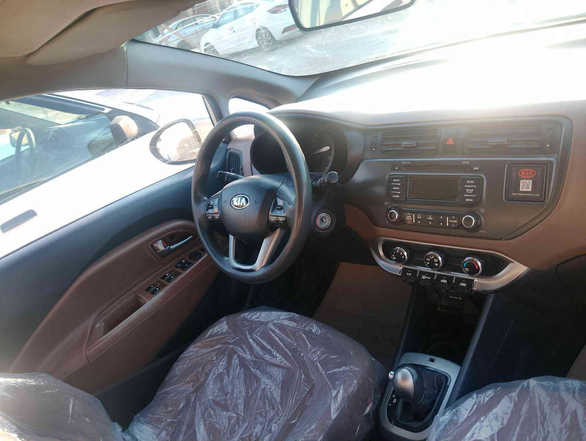 السلام عليكم كيا ريو ٢٠١٣ رقم اربيل سعر73بي مجال بصيط
خليجي فول فتحه كير محرك 1600 مكفولات حداديه جديده بيه صبغ جاملغ ايسر و شويه باب سايق لباقي مكفول 
مكاني نجف للتواصل***********
