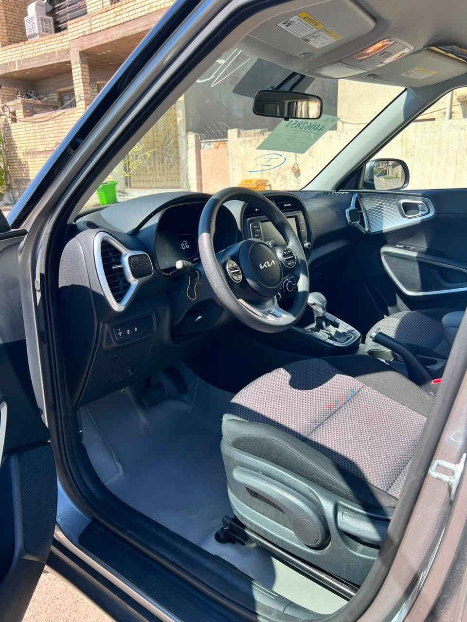 🚘 كيا سول Kia Soul 2024 LX 🇰🇷
حادة موضح بلصور 

ماشي٢٣ 

🔹 المحرك: 2.0 لتر – 4 سلندر دوش

🔹 القوة: 147 حصان

🔹 العزم: 179 نيوتن.م

🔹 القير: أوتوماتيك IVT

🔹 الدفع: أمامي FWD

🔹 الوقود: بنزين

🔹 عدد الركاب: 5 أشخاص

🔹 الشاشة: 8 إنچ

🔹 Apple CarPlay + Android Auto

🔹 كاميرا خلفية

🔹 بلوتوث + USB

🔹 مثبت سرعة

🔹 تحكم صوت من المقود

🔹 نوافذ ومرايا كهربائية

🔹 مقاعد خلفية قابلة للطي 60/40

🔹 أنظمة أمان ومساعدة للسائق

🔹 فرملة طوارئ أوتوماتيكية

🔹 تحذير مغادرة المسار + المحافظة على المسار

🔹 مساعد الضوء العالي

🔹 

🔹 تايرات  16 إنچ

🔹 خزان الوقود: حوالي 54 لتر

:-)بكان سيارة بغداد 

📌 الموديل: 2024 | الفئة: LX | المحرك: 2.0

رقم تليفون ***********
‼️‼️للاستفسار اكثر تصل وعيونك الك
