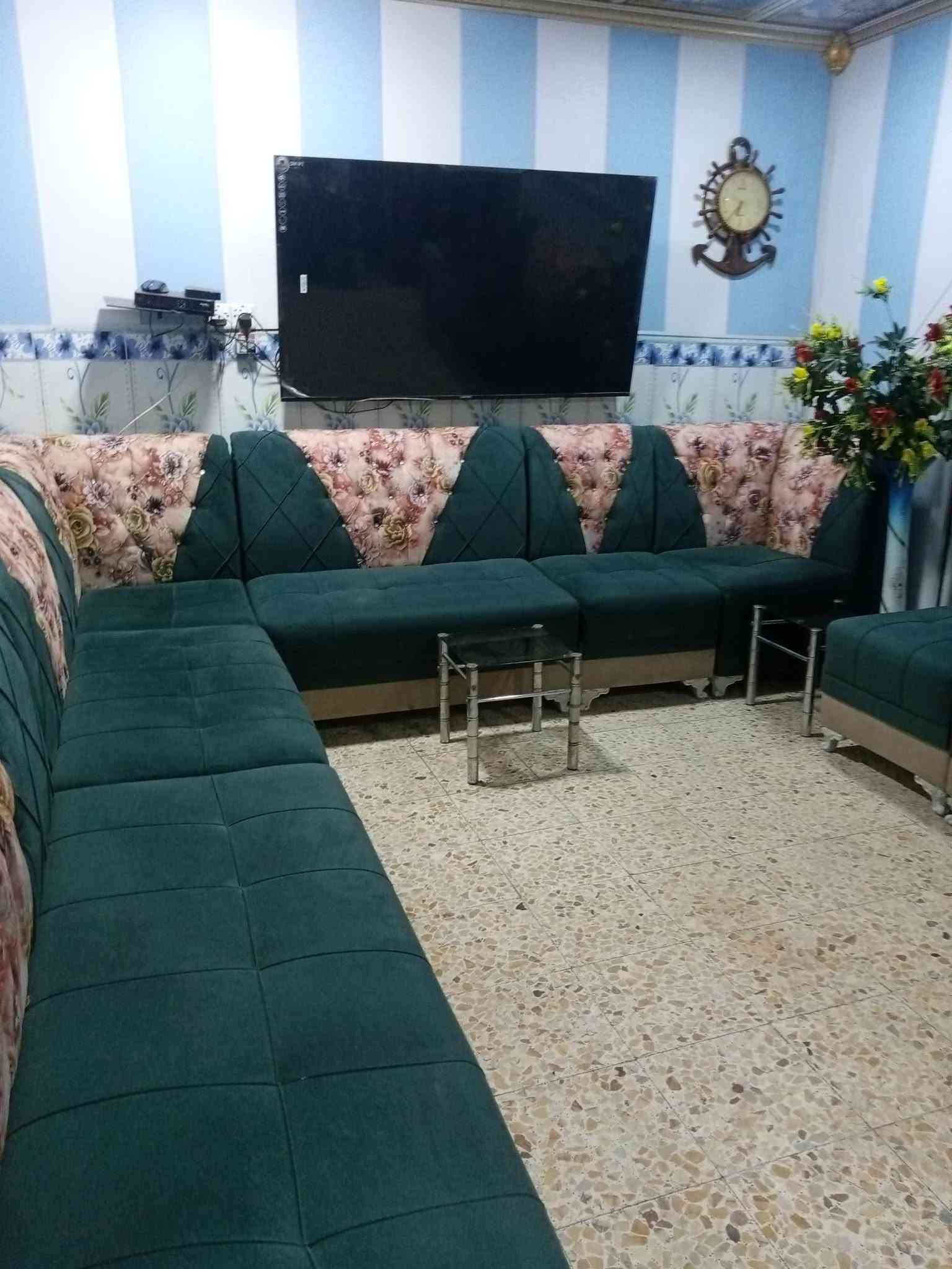 ديوان 8قطع اخو الجديد استخدام قليل السعر 325 مكاني الحيانيه ***********

