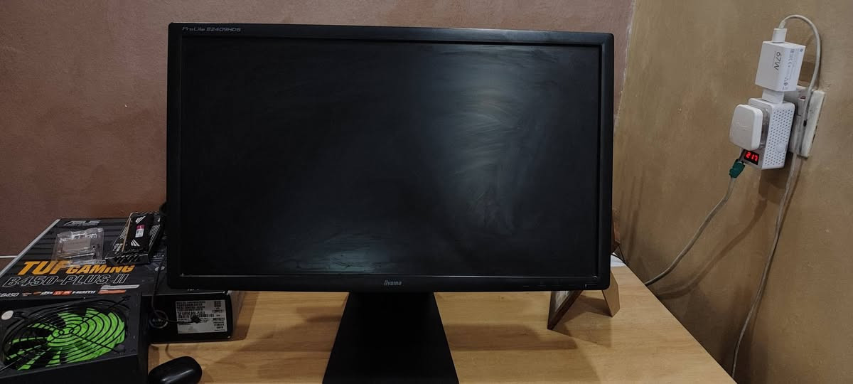 السلام عليكم غراض للبيع
رايزن 5 4600G مع المروحه 125 الف 
باور سبلاي 500W  سعره 50 الف
كيس Cooling master سعره 25 الف 
شاشات اثنين وحده قياس 27 والثانيه 19 بيها شخطه بسيطه سعرهن اثنينهن 125 الف
مكاني بغداد الشعله 
***********

