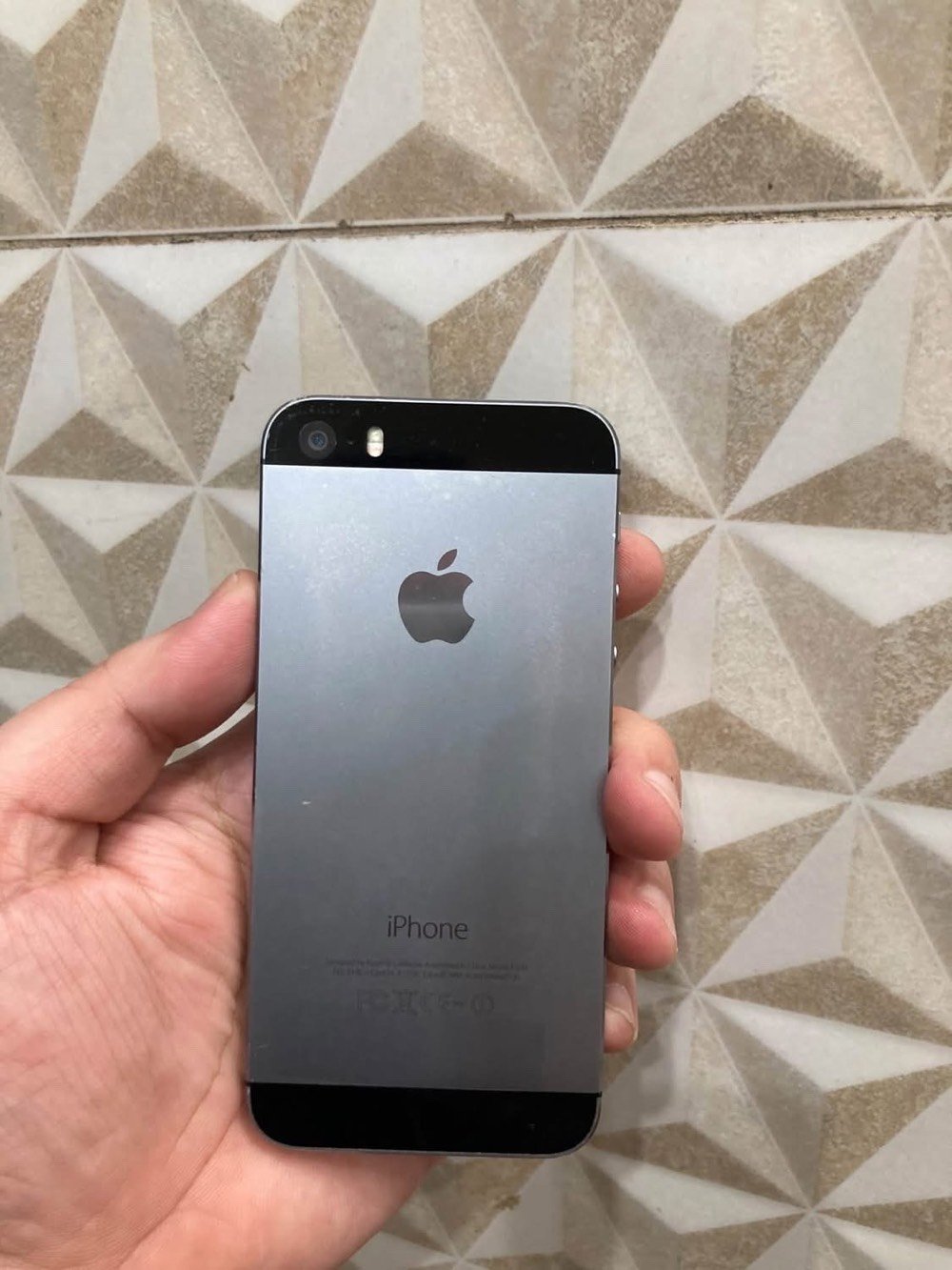 ايفون 5 • ايفون 5s • واي فاي بس