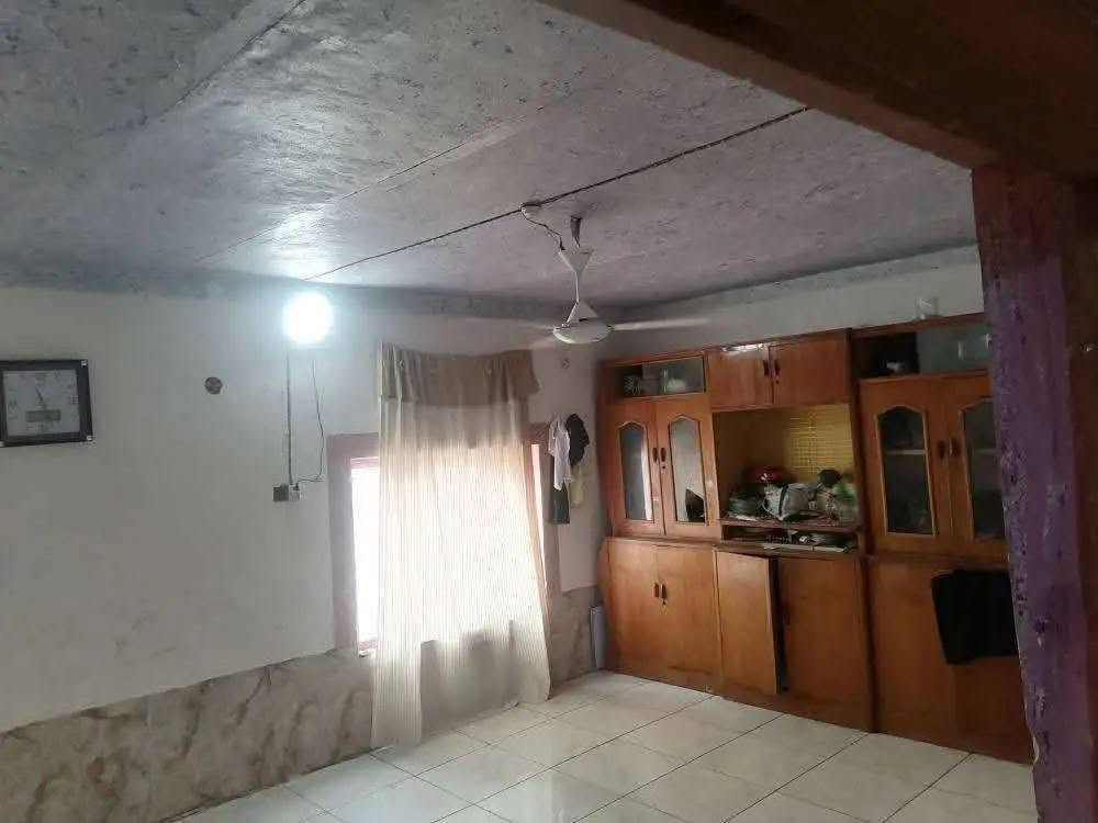 بيت للبيع في بابل يبعد عن جامعة بابل ٣ كيلو متر
نزلت ابراهيم الخليل ع
تبليط اباب الدار المساحه ١٠٠٠م ٣ غرف نوم مع هول مع صاله تسعه ونص
البيت عگاده  النظافه كما في الصوره  خدمات ماء كهرباء تبليط
السعر 40
اتصال ***********
