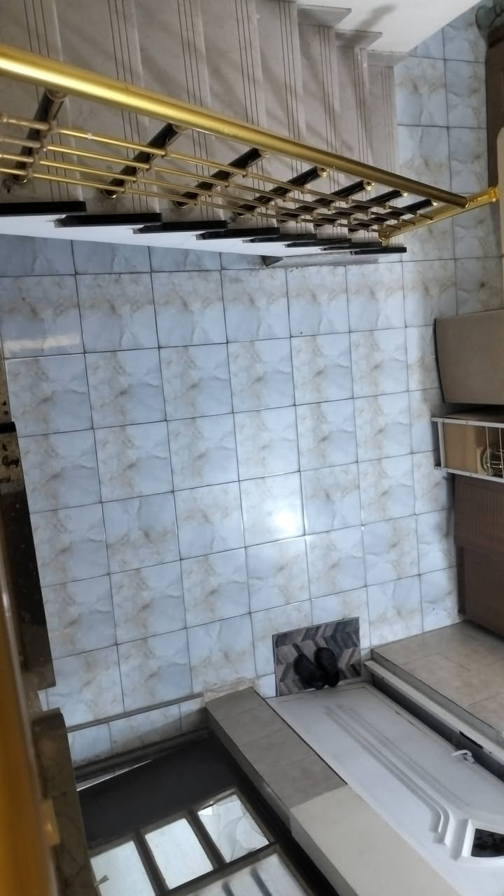 السلام عليكم..
مشتمل 50متر 5×10طابو صرف العبيدي طابقين
 قرب كهوة المختار 
السعر ٨٨ وبيه مجال 
للاستفسار اتصال او واتساب 
***********
