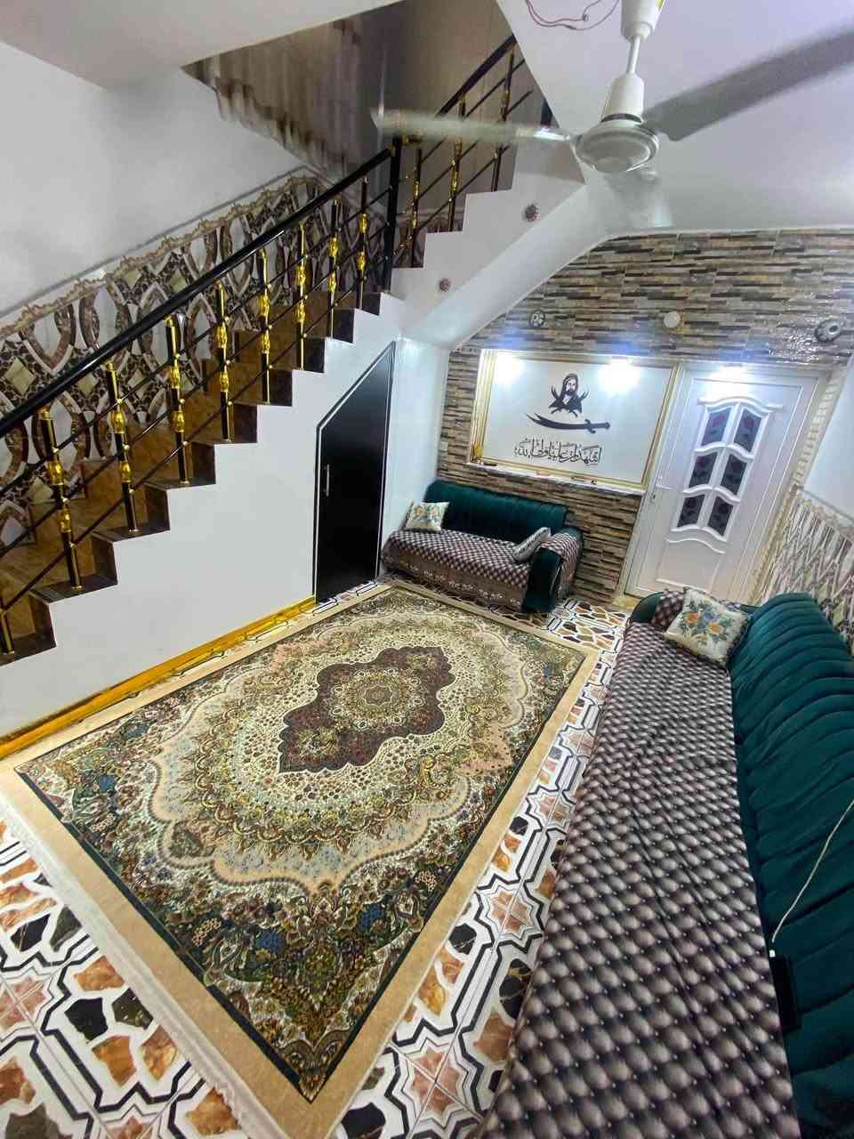 مشتمل للبيع مساحه 100طابو
طابقين الطابق الاول يحتوي على استقبال وصاله ومطبخ وصحيات 
والطابق الثاني بناء سندويج يحتوي على غرفتين وصحيات الموقع كوت حي الجهاد (زويريجات )قرب حسينية موسى الكاظم خل شارع بيت صبر 

‭***********‬ التواصل على هذا الرقم
