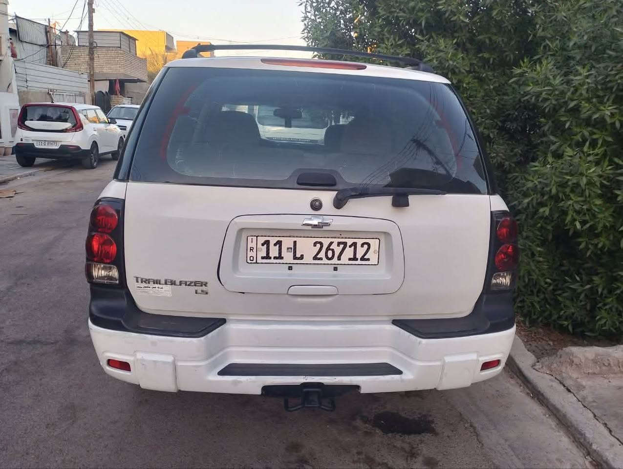 السلام عليكم
شوفرليت بلايزر ٢٠٠٧
ابيض رقم بغداد
السيارة جاهزة من كل شي وما بيها اي نقص
تخم تاير جديد 
باتري جدي 
صدر جديد
كير اوتماتيك 
صبغ جاملغ امامي فقط بدون حادث
السيارة باسمي وتحويل ثاني يوم
المكان بغداد حي العامل 
رقم الهاتف
***********
السعر ٩٩ ورقة وبيها مجال بسيط.
