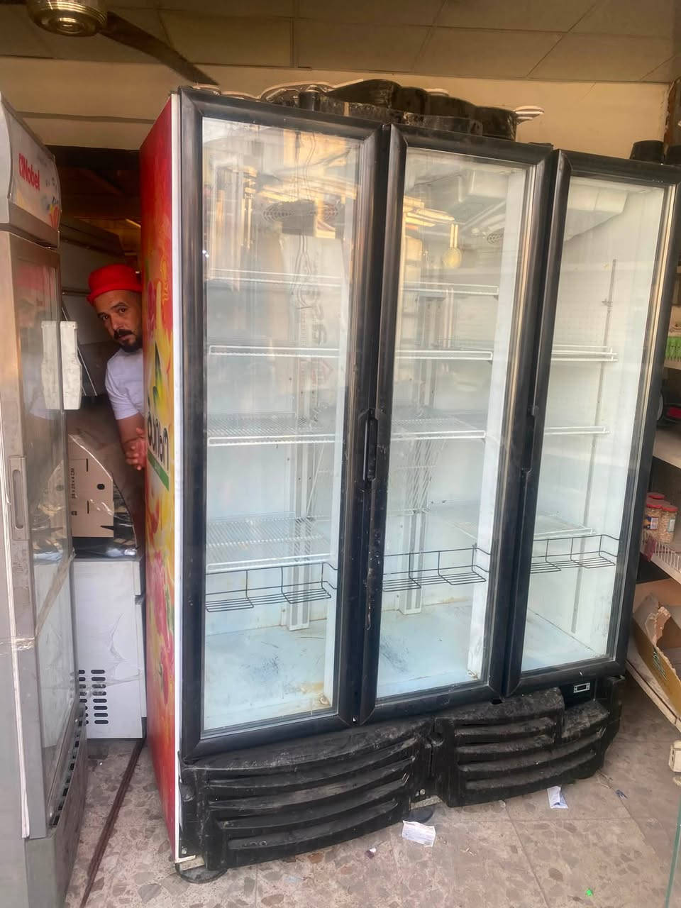 عارضات 3 باب للبيع شرط الفحص بلاديات ونظيفه مثل ماموضح بالصوره الدوره الميكانيك للتواصل ***********

