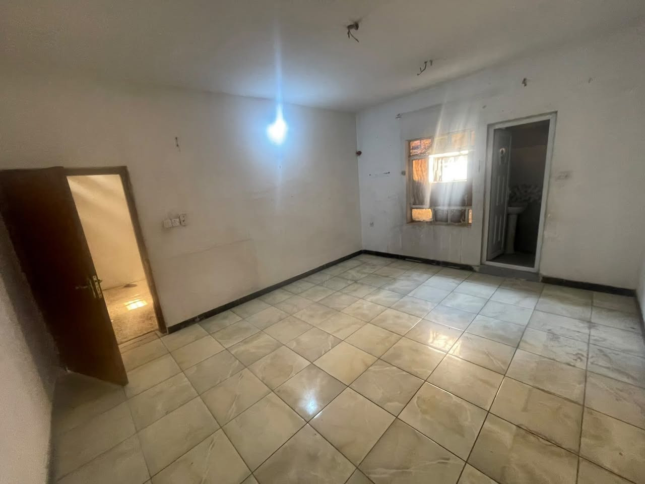ايجارات سيديه1بيت 200متر 4نوم واستقبال وهول مطبخ وصحيات وكراج مليون 100 الاقتصادين 2بيت250 متر كلاسك 4نوم واستقبال وهول مطبخ وصحيات وكراج وحديقه مليون 100.بل مربع مقابل جامع إبراهيم الخليل 3 بيت 150 متر ثلاثه نوم واستقبال وهول مطبخ وصحيات وكراج 900.قرب الاطفاء4بيت 100 متر ثلاثه نوم واستقبال وهول مطبخ وصحيات مليون ونص 5 بيت 200متر كلاسك غرفتين وصاله ومطبخ وصحيات وكراج وحديقه 850 قرب إعداديه الصناعه 6 بيت 50 متر جديد غرفتين وصاله ومطبخ وصحيات 750 تبوك جديد 7طابق اول 200 متر ثلاثه نوم واستقبال ومطبخ وصحيات وكراج وسطحين 600 الضباط 8 بيت 250 متر طابق اول غرفتين وصالة ومطبخ وصحيات معزول ايجاره 600 درج خارجي. 9 غرفه وخدماتها 400.بتبوك 10 مشتمل ارضي غرفه وصاله ومطبخ وصحيات 500. 11شقق غرفتين وصاله ومطبخ وصحيات من 450.الى 650.  12 شقه غرفه وصاله ومطبخ وصحيات ترهم طالبات أو طلاب أو عزاب 600.قرب سان ستي.  13 يوجد سكن طالبات نظام اسره   14.شقه غرفه وصاله ومطبخ وصحيات 450 اعلام ترهم طلاب 15 بيت ثلاثه نوم واستقبال وهول مطبخ وصحيات 650 كفائات السيديه نظيف جدا موقع حلو  16 شقه موثثه طالبات أو موضفات 500.كفائات السيديه مكان حلو مرتب  17 بيت شهداء السيديه غرفتين وصاله ومطبخ وصحيات وكراج 500.  18 طابق اول غرفه وصاله ومطبخ وصحيات 350 نهايه اميمه قرب الري 19 غرفتين وصاله ومطبخ وصحيات 400.التراث طابق اول. 20بيت غرفتين وصاله ومطبخ وصحيات وكراج 500 الرساله الثالثه ويوجد عروض اخرى للاستفسار ***********
