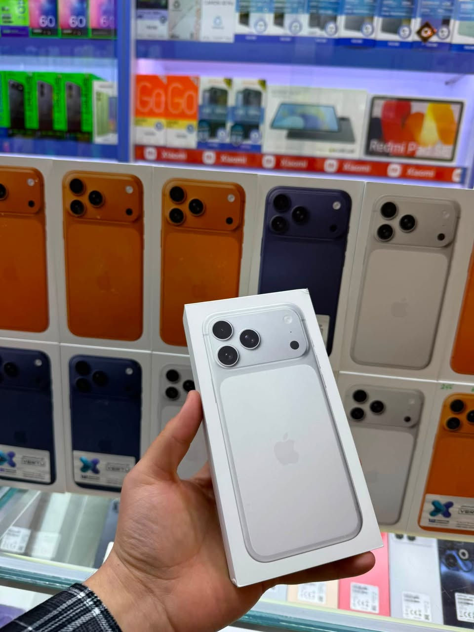 أقوى العروض من [مركز دبي]! موبايلك الجديد بأقساط مريحة تصل إلى 12 شهر! 📱✨
بشرى سارة لجميع موظفي الدولة والمتقاعدين! تم فتح منصة مصرف الرشيد والمصرف الأهلي العراقي (NBI). 
الآن تكدر تشتري أي جهاز يعجبك وتدفع براحتك .
* 📱 جميع أنواع الموبايلات: أحدث أجهزة آيفون، سامسونج، وشاومي متوفرة الآن
* 💳 كارتات رصيد: متوفرة أيضاً بالتقسيط لجميع الشبكات.
* 🗓️ فترة سداد مرنة: أقساط شهرية مريحة تمتد لغاية 12 شهر.
* الشروط والمميزات:
* بدون مقدمة (حسب نوع الموطن).
* إجراءات سريعة وسهلة داخل المحل.
* 📍 العنوان: [الرمادي شارع السينما مجاور مطعم الفلوجة]
📞 للتواصل والاستفسار: [***********] 
أوراسلنا على رسائل الصفحة.
