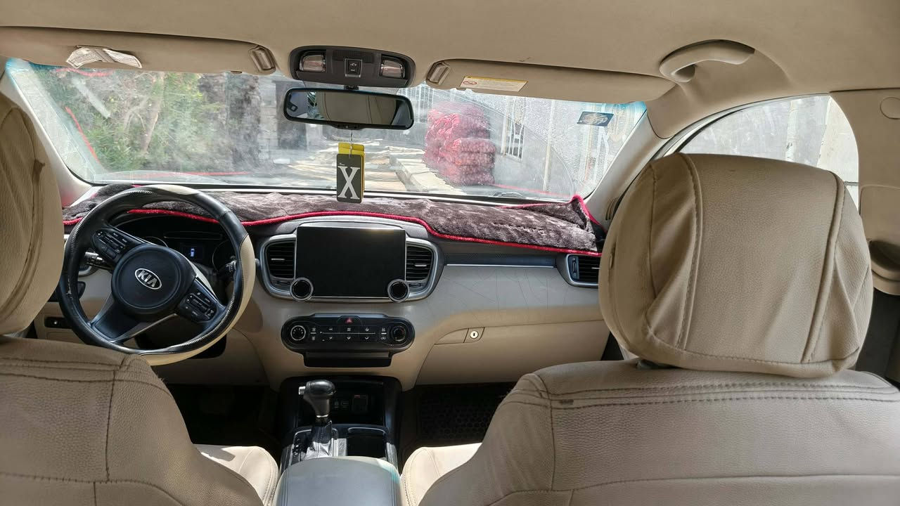 للبيع سورنتو موديل ١٦سيارة خير من الله كير ومحرك مكفولات والسونار موضح بالصور السعر ١٩٠ وبيه مجال 
***********
