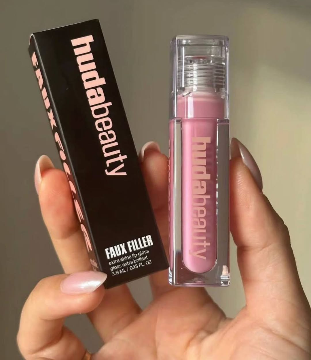 كلوسات هدى بيوتي

huda beauty filler lip gloss
كلوس من هدى بيوتي لشـفااه جذابة واكثر لمعـااان💕
بلمسة نهائية لامعـة غير لزجـة✨
يحتوي ع مكونات مرطبة ومغذية ومنعمة للشفاه
مثل الكولاجين النباتي وڤايتمـن E ✨
الوانـه واضحـة تنطي لوك نهائـي صيفي لطيييف 
سعر الدرزن 24.000 الف
للحجز واتساب.            ***********
