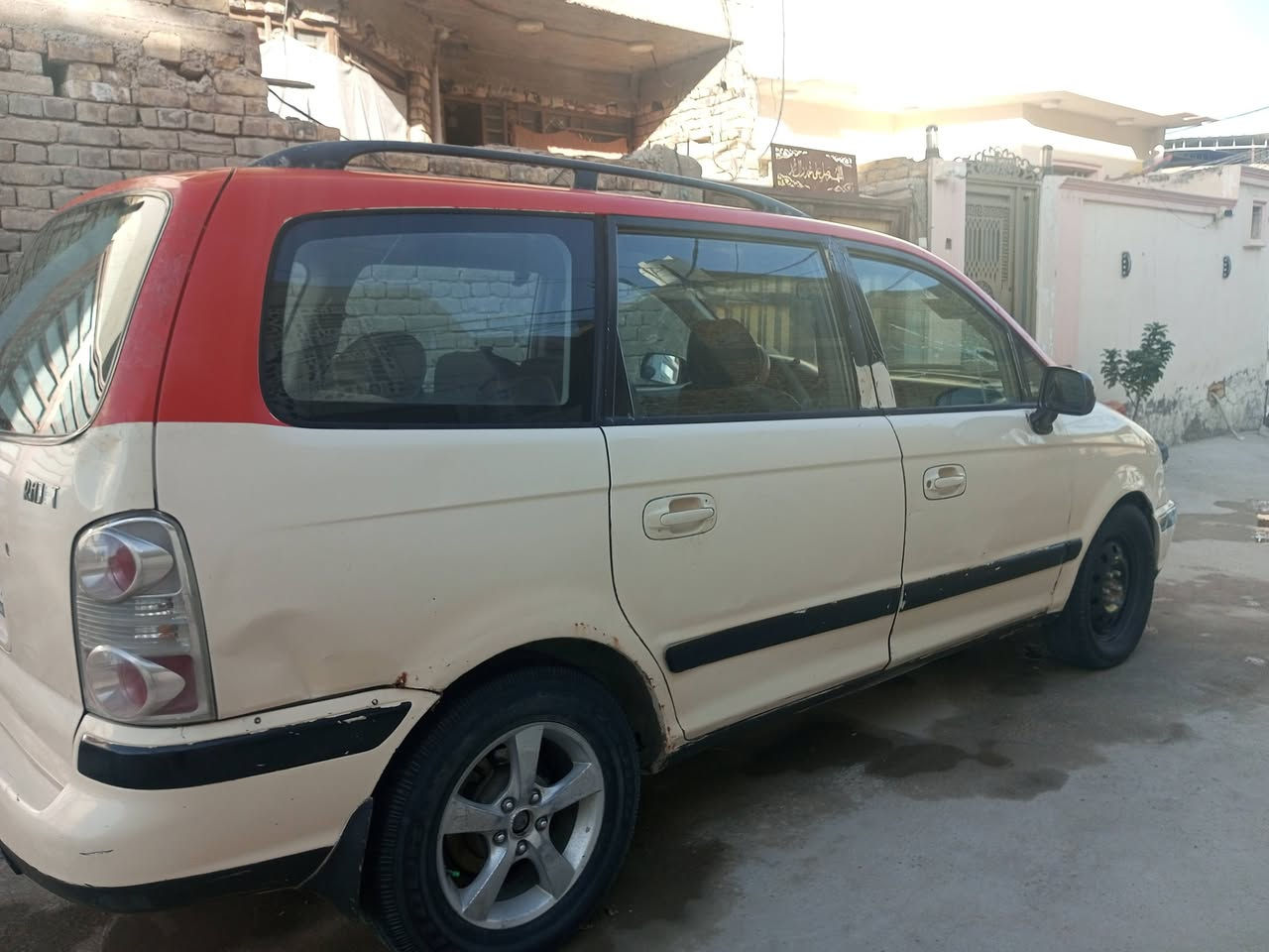 السلام عليكم هونداي تراجيت موديل 2006 بانزين خصوصي بأسمي رقم بصره للبيع  او مراوس تريد التحويل او كاله  تبريد عاطل سرب الغاز من الفريز وره  والكببريسر شغال كير جديد محرك كامري أبو حف 2200 بي خربطه بالضفيره دخان اسود واصراف بانزين يوجد فتحة خارجية للفيت بم يعني ميحتاج تفتح تانكي من تريد اتبدل الفيت بم دواخل نظيفة موقع السيارة نجف قضاء الكوفه السعر  ٤٥ ورقة و بيها مجال رقمي*********** يوجد واتساب
