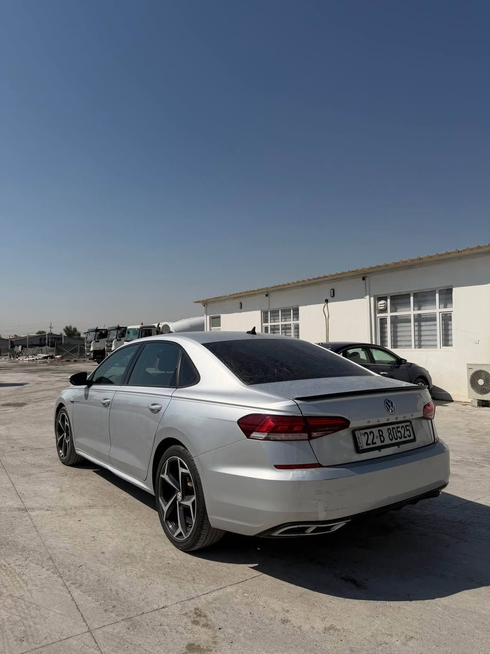 Passat R line 2020 کلین
سەیارەکە بێ سبوغە بێ لێدرانە پشت و پێش کەپس بێ ئێرباگ
سەیارەکە گێر و مەکینە و کارەبایاتی بە شەرتە 
فولل ماصفاتە سەیارەکە سلایتە کوشین کارەبایی و خەزنە 
دەبڵ گێرە ٣ مۆدە  راداری پشت و پێشی بە شەرتە ٣٦٠ پلە کامیرە ئاوێنە حەساس خەتی جادەی تحدی سرحە 
فولل فوللە سەیارەکە تحویل غەرامە بە شەرت
سحری ١٣٧ وەرەقە و مەجال
*********** أربيل, العراق
