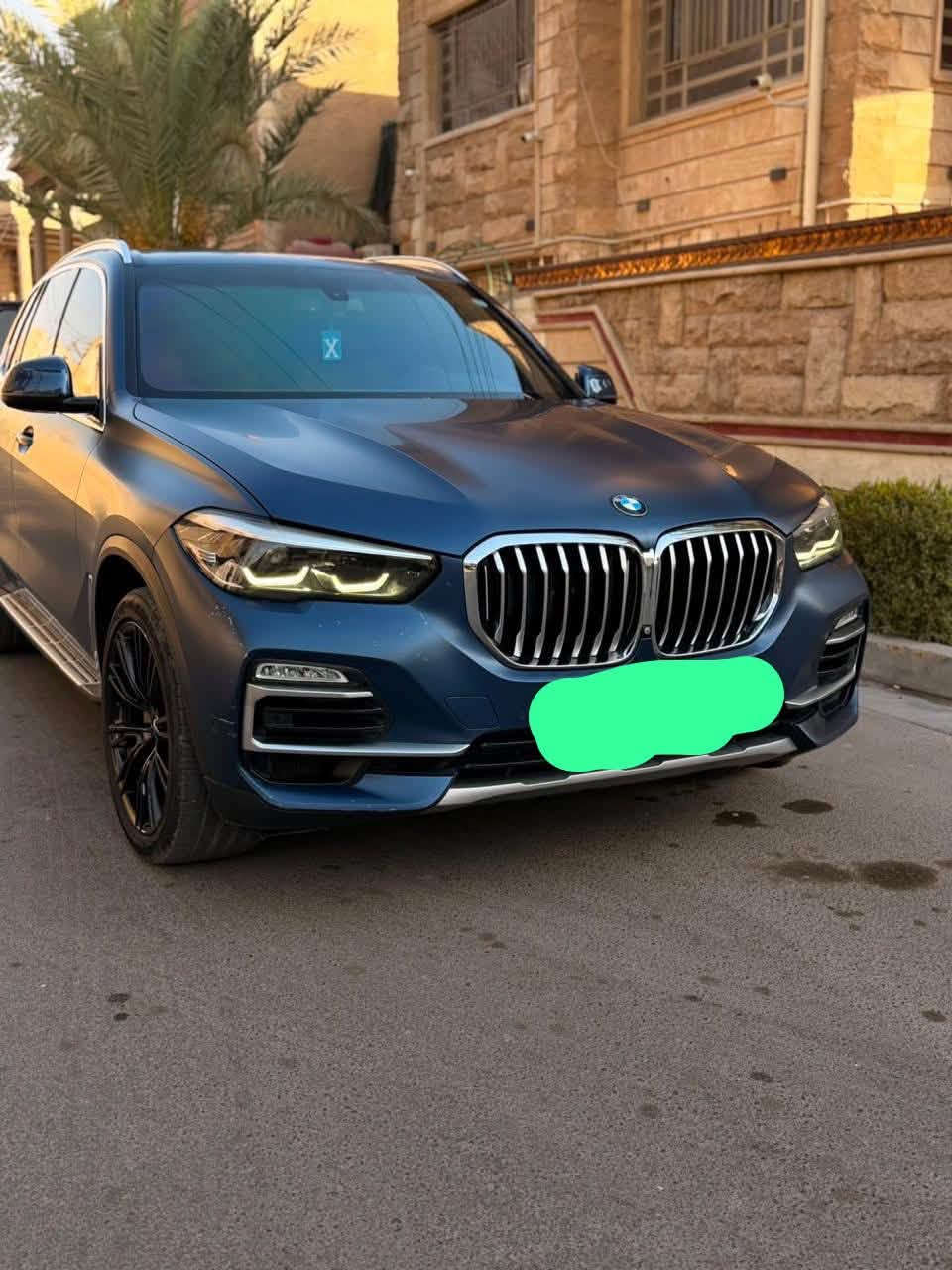 السلام عليكم بي ام X5موديل 2019 ماشيه 131 كيلو رقم السياره أربيل  السياره وكاله عروش مكفوله كفاله عامه برغي ما مفتوح على وضع الوكاله بسمي سنويه جديده مظلل باج شهر الخامس السياره مغلف طافي تجي شوف  بعينك اكفل السياره من جميع زوج تاير جديد السعر 30$ يعني ثلاث شدادمكاني بغداد رقم التلفون ***********
