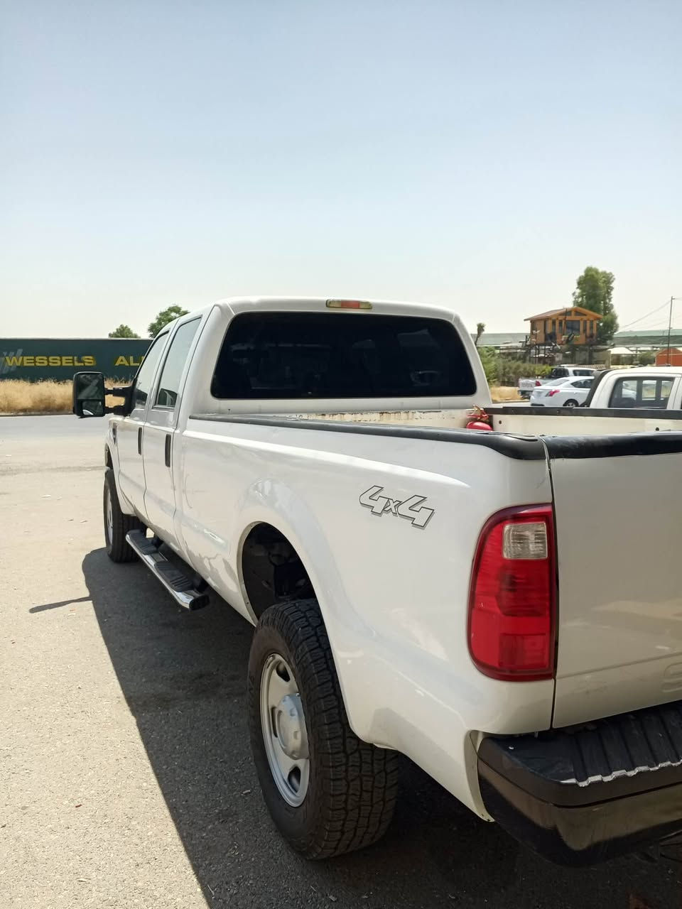 باشە، ئەمە دەقێکی تەواوی ڕیکلامەکەتە بە ژمارەی تەلەفۆن:

⸻

🚘 بۆ فرۆشتن – Ford F-350 Super Duty 2008

🔹 مۆدێل: 2008
🔹 مۆتۆر: V10 بەنزین
🔹 گێڕ: ئۆتۆماتیک
🔹 4×4
🔹 کابینی ٤ دەرگا (Crew Cab)
🔹 ڕەنگ: سپی
🔹 ناوەوەی پاک و خاوێن
🔹 دۆخی گشتی زۆر باش و ئامادەی بەکارهێنان

💰 نرخ: 11,000 دۆلار (قابل بۆ گفتوگۆ)

📍 شوێن: هەولێر

📞 پەیوەندی: ***********

⸻

دەقی کورت بۆ فەیسبووک:

🚘 Ford F350 Super Duty 2008
V10 بەنزین | ئۆتۆماتیک | 4×4 | کابینی ٤ دەرگا | سپی | دۆخی زۆر باش.

💵 11,000$ (قابل بۆ گفتوگۆ)

📍 هەولێر

📞 ***********

ئامادەی بینین و تاقیکردنەوەیە. بۆ زانیاری زیاتر پەیوەندی بکەن. أربيل, العراق
