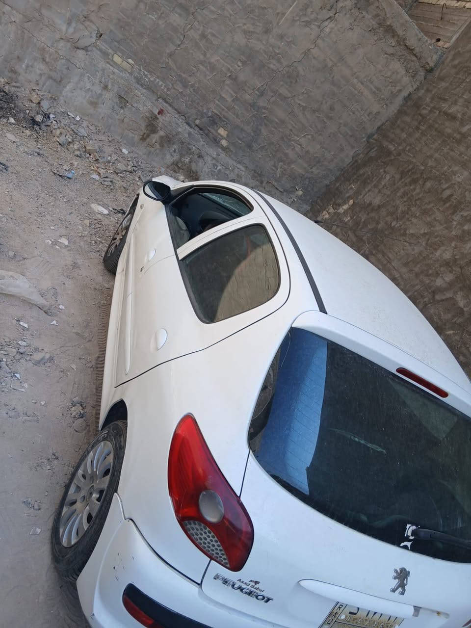 السلام عليكم
بيجو206
موديل 12 
كير مكينه تبريد خير من الله اتعهد بوكاله فقط للبيع او مراوس السعر 35 للستفسار***********
