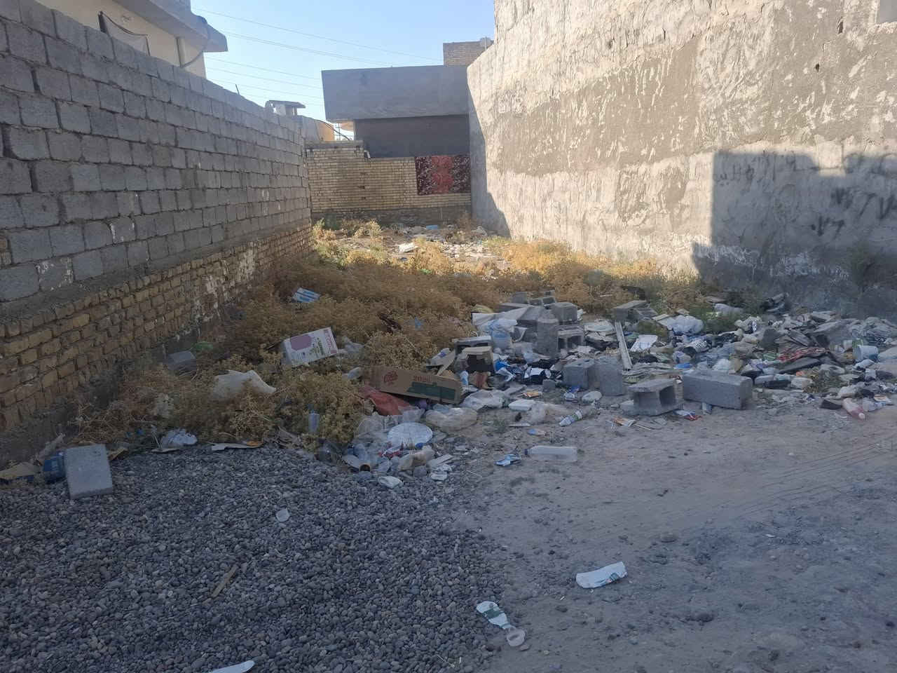 سلام عليكم قطعة ارض للبيع  مساحة ١٠٦ متر  القطعة بظهر ركن مرتبة وقريبة على شارع  الوجهيه ٧ الى ربع  ونزال ٢٠ متوفرة بيهة كافت الخدمات  عنوان القطعة التاجي ٢٤ ابو عظام 
شارع صدام الدليمي اي تفاصيل ثانية  الخاص مفتوح 
***********
