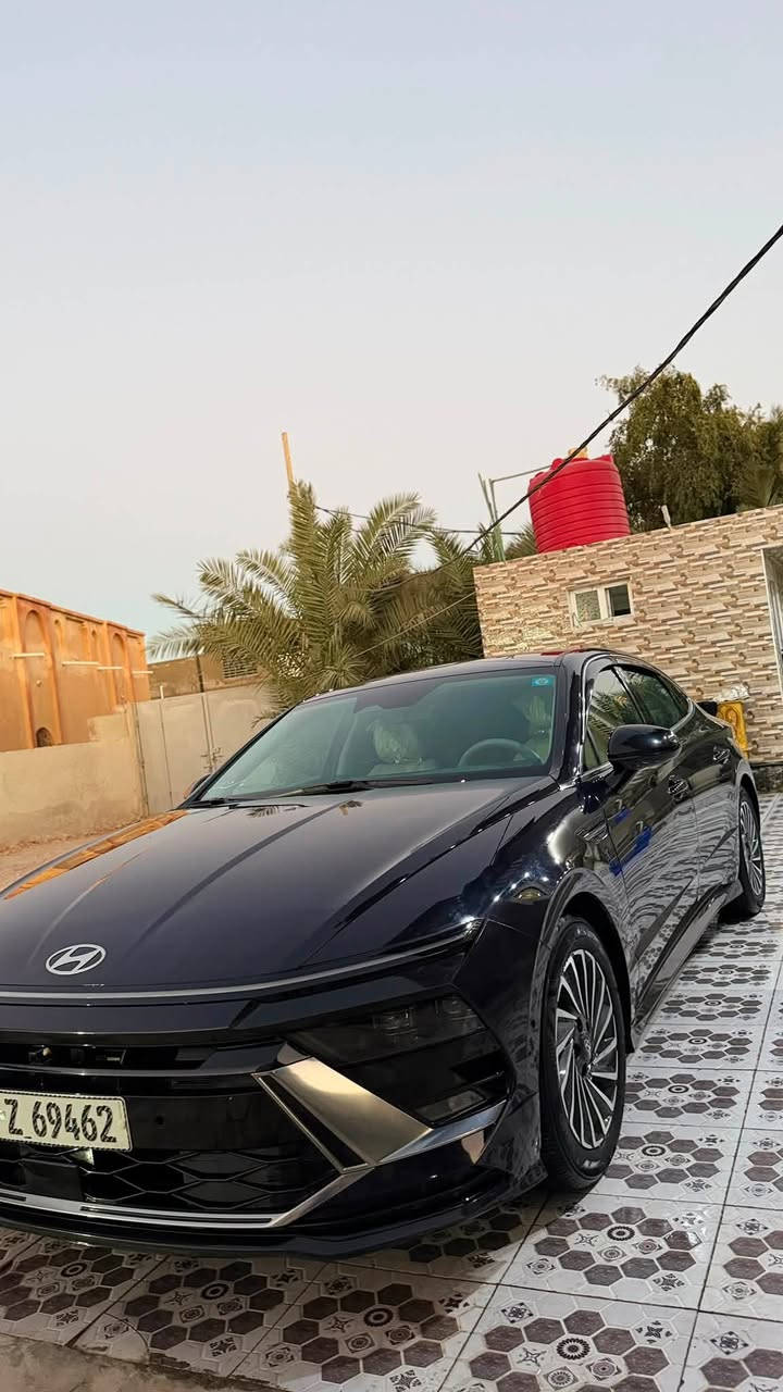 بيع مستعجل 🔥🔥
سوناتا هايبرد 2024
رقم بغداد حره بسمي 
 وارد امريكي
ماشية 33 

بدون حادث 
فقط سرقه جاملغين امامي 
الجاملغ الأيمن اجه وياهه بجنطه 
الجاملغ الأيسر نصبغ 
البنيد بي بارد اشبر بدون فتح بدون صبغ بدون كلشي فقط بارد 

مواصفات
محرك 2000 هايبرد
دشبول الكتروني متصل مع شاشة كاملة
أنظمة قيادة متعدد
رادارات امامي جانبي خلفي
قيادة آليه * تحديد مسار
لايت زينون عالي ناصي
نهاري - بك لايت لد LED
مانع تصادم امامي خلفي
بصمة تشغيل + بصمة ابواب + كشن كهربائي
تدفئة كشنات
اوتو هولد توقف ذاتي اثناء الازدحام
تحكمات استيرن فول
سايد بريك بصمة
صندوك ذكي + بصمة
كيرها تعليك النظام الجديد
كامرا خلفيه دوارة وشاشة نظام ابل كار بلي 
السعر 178 وبيه مجال بسيط 
مكاني سماوه 
رقم ***********
***********

