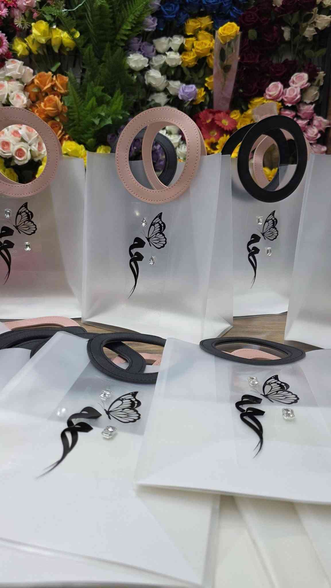 متوفر #توزيعات خطوبة #مسكات ورد #اطارات صور #طباعة #صوانية خطوبة
أطار وغصن يوفر لمسات من الجمال لكل مناسباتكم 😍🫶🏻
يوجد خدمة توصيل لجميع المحافظات 🇮🇶
للطلب والاستفسار يرجى مراسلة الخاص ✨📩
انسغرام @frame_and_branch
واتساب ***********
#اكسبلور 
#العراق_ألانبار_هيت

نص مكتوب في الصور:
- FRAME & BRANCH أطار وغصن جمال الالوان وحدها تحجي
- FRAME & BRANCH
- أطار وغصن