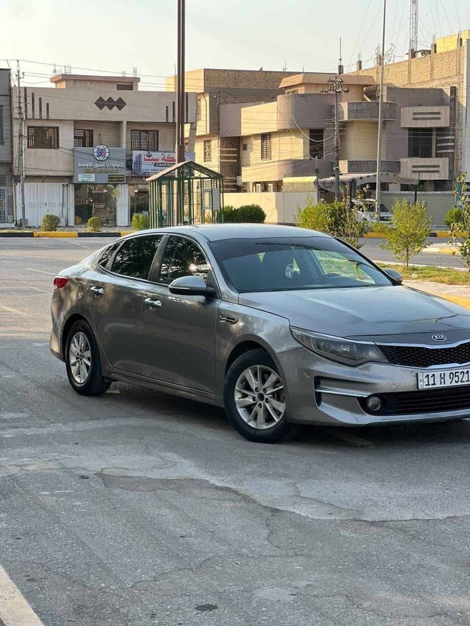 السلام عليكم
كيا اوبتما ماشيه 115

  رقم بغداد سنويه اورقم جديد تحويل مباشر

موديل 2018 وارد امريكي

مواصفات السيارة

 

كرسي كهرباء 

شاشة تدعم ابل كاربلي

تحكم استيرن 

رادار جانبي

رادار خلفي

 حساسات امامي خلفي 

لايت زنون 

اشار بلمري

ويل كب 

وبعد مواصفات معروفه 

تبريد ثلج ❄

محرك 2400  معلينه كازكيت 

كير مكفول 

استوني امسويلها ادامه دهن جديد 

حادث السياره بنيد فقط والسونار بلمنشور 

مكاني كربلاء سيف سعد 

***********
السعر 114 وبيها مجال
