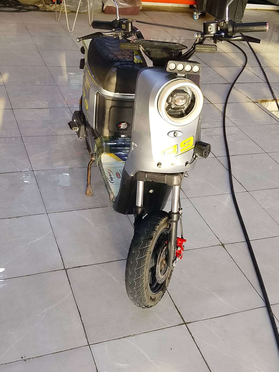 R9 مديل 2025 كفاله ماناقصهه شي سعر 300 عنوان زبير شراي اتصل ***********
