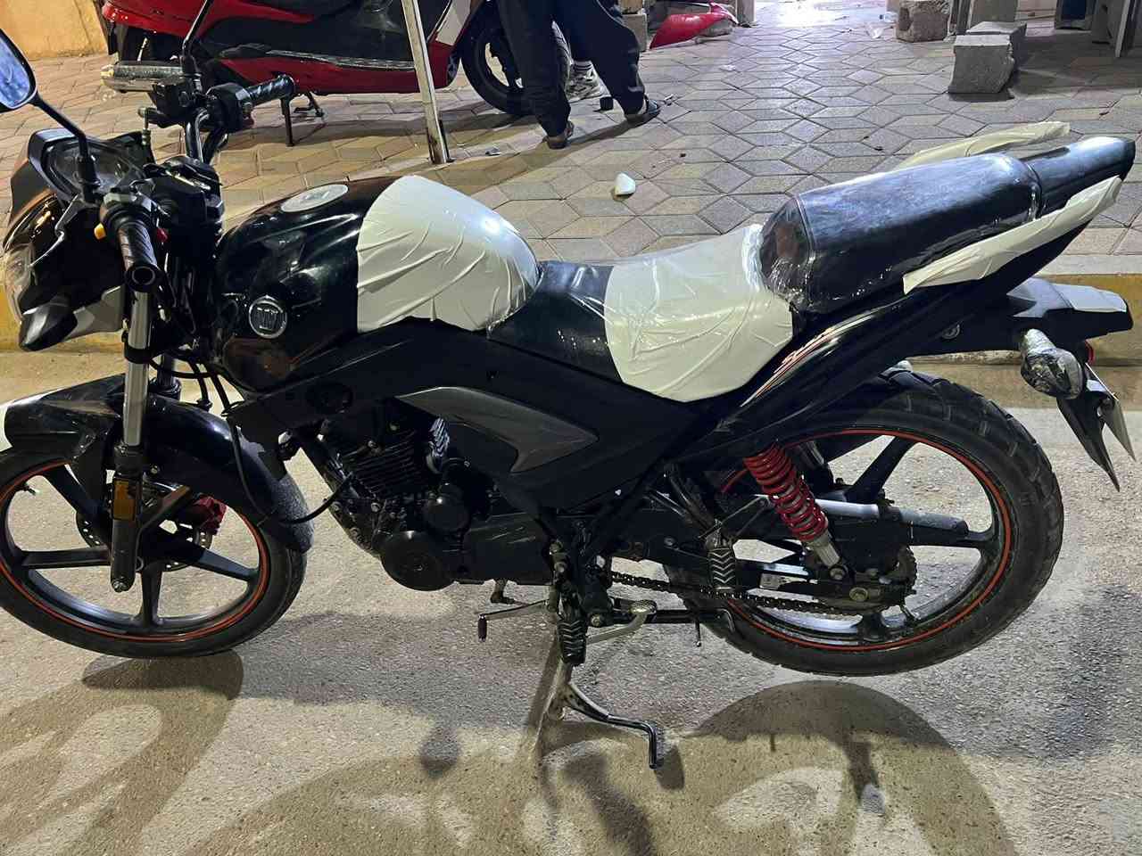 هاوجي موديل 20 البيع مراوس حسب القناعه منفيس كامل بيه نقص صفاحيه ضربه بتانكي امبينه بل فيديو السعر مليون 250 الف بيه مجال مكاني رمادي الاستفسار ***********
