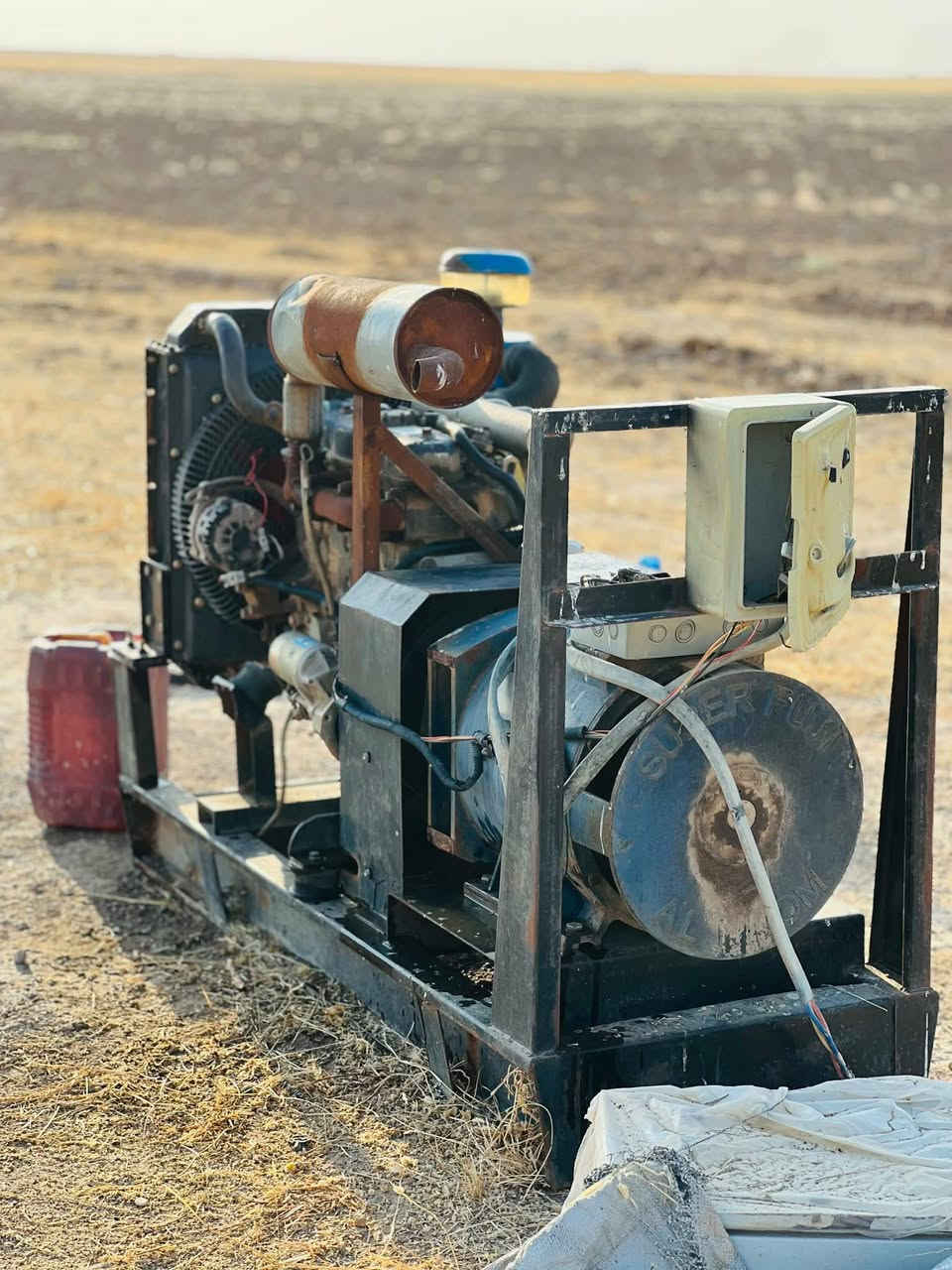 السلام عليكم ورحمة الله وبركاتة 
للبيع محرك دايو 4 بستم نظافه فول مشتغل موسم واحد توليد 40 KV ملف نحاس السعر 17$  المكان ناحية القراچ قرية شناوه  للاستفسار الاتصال على الارقام التاليه 
***********
***********
