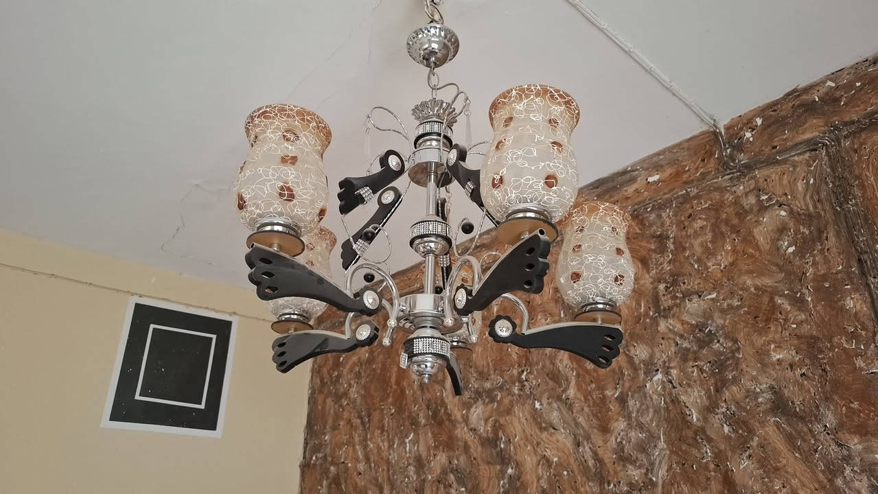 بوفيا صاج القديم ب٢٥ والثريا ب١٥ نظيفات كلش***********
