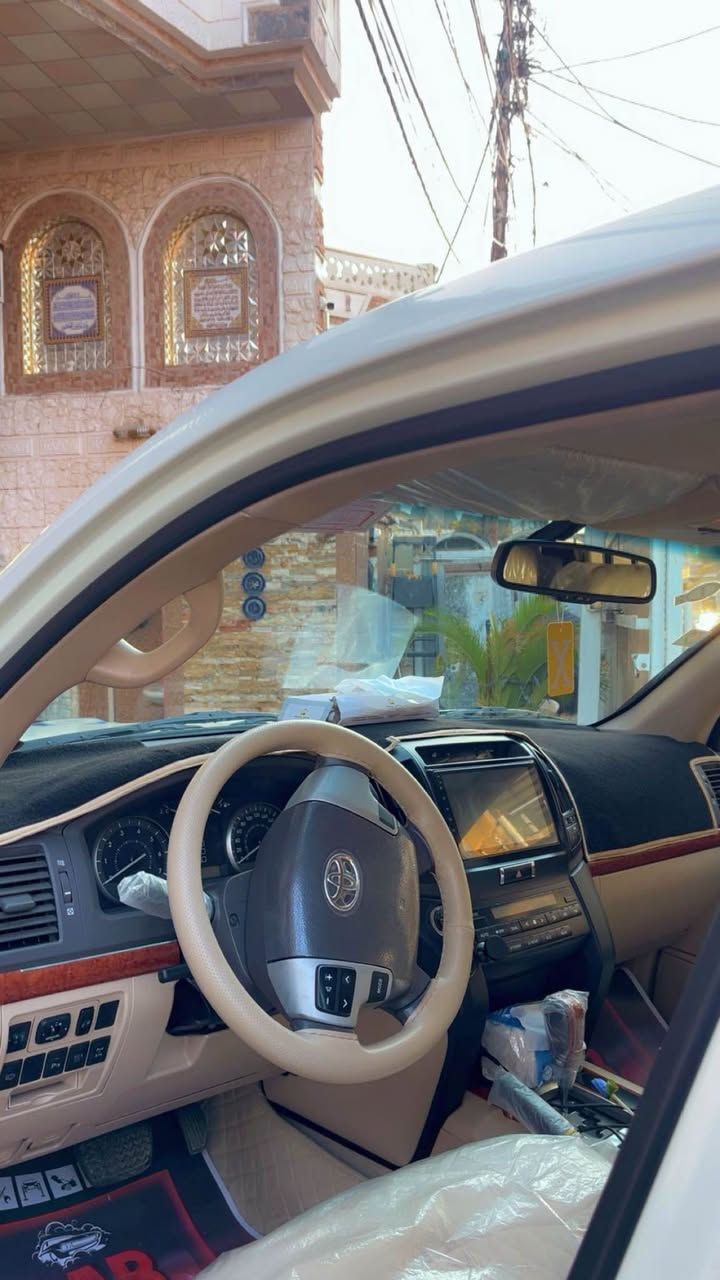 لاندكروز GXTR خليجي
2014 كفالة عامة 
ماشية 105KM حقيقي
ثمانية سلندر 4600
فتحة سقف
شاشة اندرويد
شاشات خلفية
كاميرات 360
كشنات كهرباء
تشغيل عن بعد
لايتات زنون
داخل بيجي
ومواصفات اللاندكروز الاخرى المعروفه
السعر 38500 وبيها مجال
سيارة بأسمي تحويل ثاني يوم
*********** بغداد, العراق
