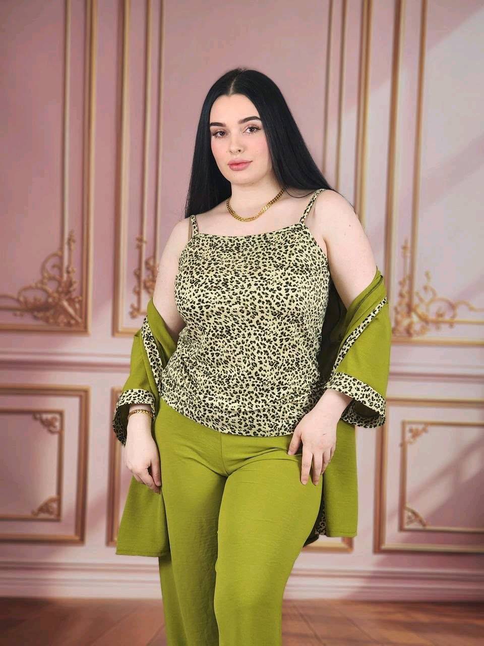 سادة لنن تركي
الدرزن النضامي 4 الوان 
سعر الدرزن 80 الف
***********سوت