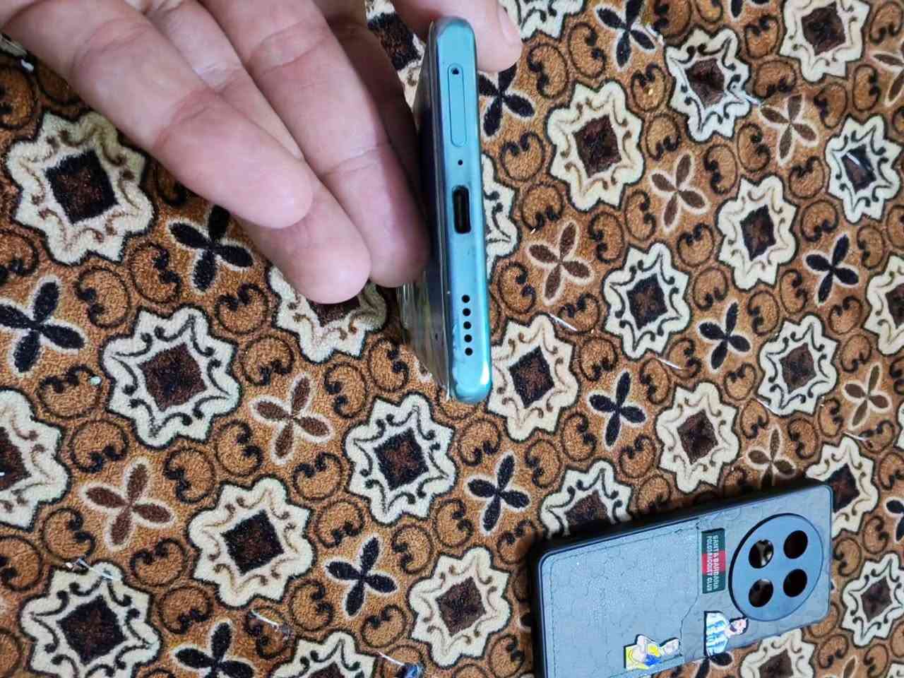 سلام عليكم جهاز هونر x9cعشوائيه 12جهاز نضيف ومغلف السعر 370مكان نجف حي اللنصار ***********
