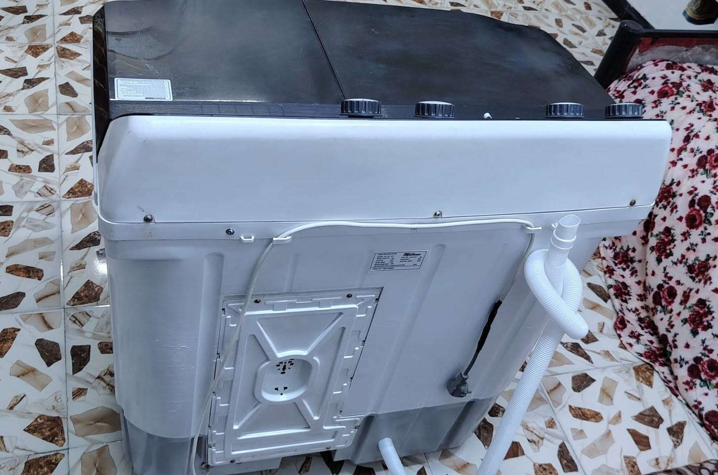السلام عليكم مكلف بالنشر غساله حجم 15Kg نضيفه كلش الغسل والتنشيف والتصريف المي شغال مابي اي مشكله سعر 100وبيها مجال قليل مكاني شرطه الخامسه *********** واتساب بي

